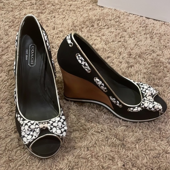 COACH Wedges - Picture 2 of 3